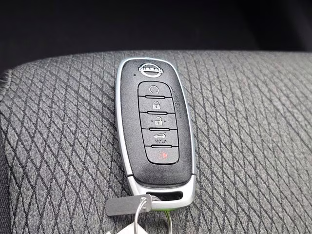2026 Everest White Pearl Tricoat Nissan Rogue SV AWD SUV
