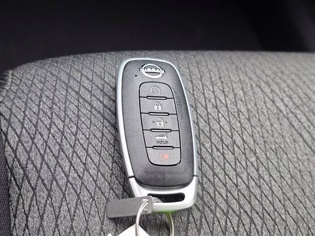 2026 Everest White Pearl Tricoat Nissan Rogue SV AWD SUV