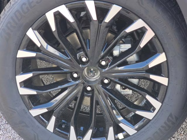 2026 Everest White Pearl Tricoat Nissan Rogue Dark Armor AWD SUV