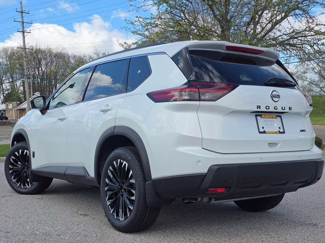 2026 Everest White Pearl Tricoat Nissan Rogue Dark Armor AWD SUV