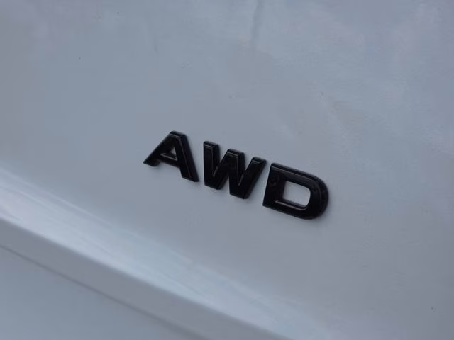 2026 Everest White Pearl Tricoat Nissan Rogue Dark Armor AWD SUV