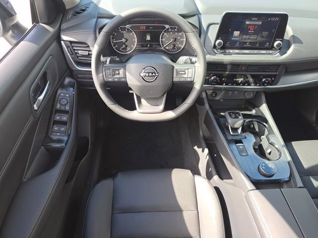 2026 Everest White Pearl Tricoat Nissan Rogue Dark Armor AWD SUV