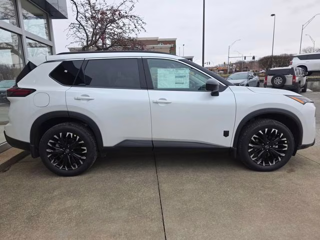 2026 Everest White Pearl Tricoat Nissan Rogue Dark Armor AWD SUV