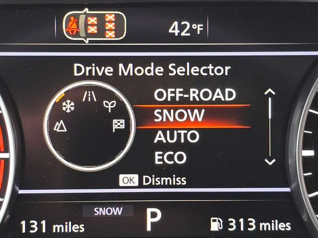 2026 Everest White Pearl Tricoat Nissan Rogue Dark Armor AWD SUV