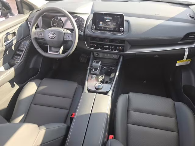 2026 Everest White Pearl Tricoat Nissan Rogue Dark Armor AWD SUV