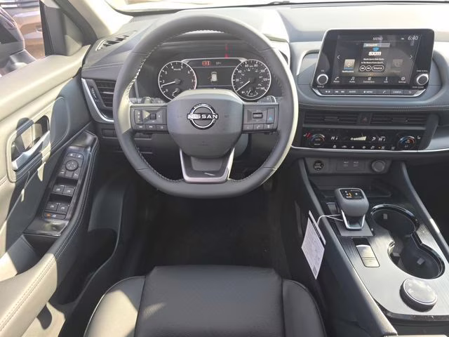 2026 Everest White Pearl Tricoat Nissan Rogue Dark Armor AWD SUV