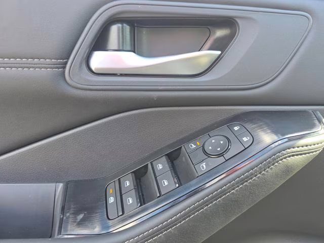 2026 Everest White Pearl Tricoat Nissan Rogue Dark Armor AWD SUV