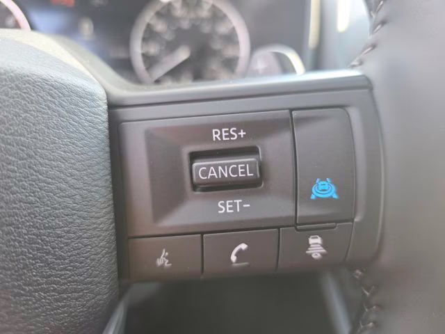 2026 Everest White Pearl Tricoat Nissan Rogue Dark Armor AWD SUV