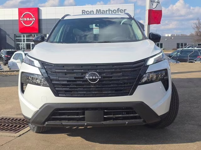 2026 Everest White Pearl Tricoat Nissan Rogue Dark Armor AWD SUV