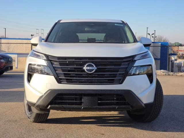 2026 Everest White Pearl Tricoat Nissan Rogue SV AWD SUV