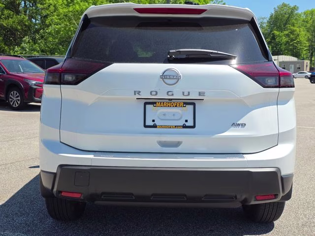 2026 Everest White Pearl Tricoat Nissan Rogue SV AWD SUV