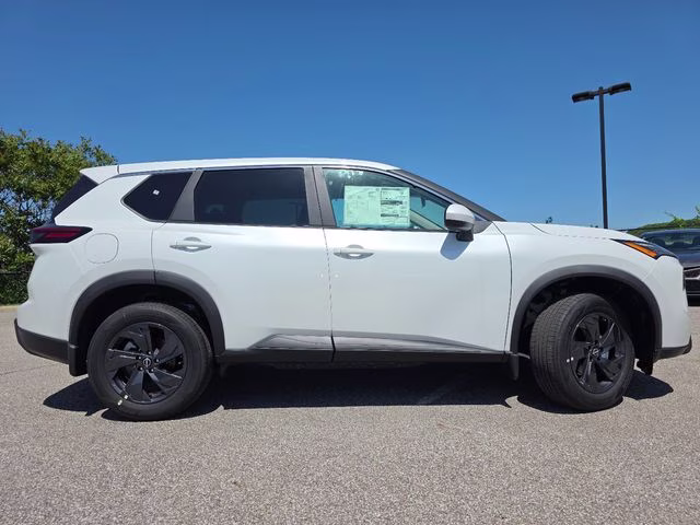 2026 Everest White Pearl Tricoat Nissan Rogue SV AWD SUV