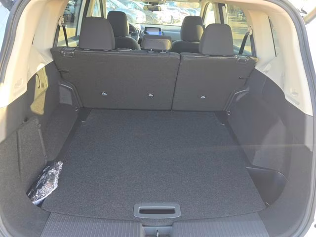 2026 Everest White Pearl Tricoat Nissan Rogue SV AWD SUV