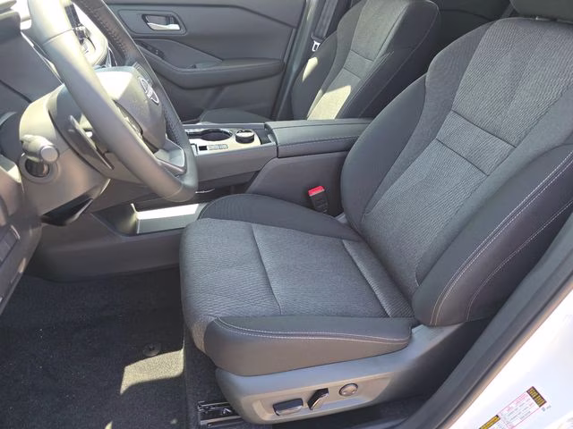 2026 Everest White Pearl Tricoat Nissan Rogue SV AWD SUV