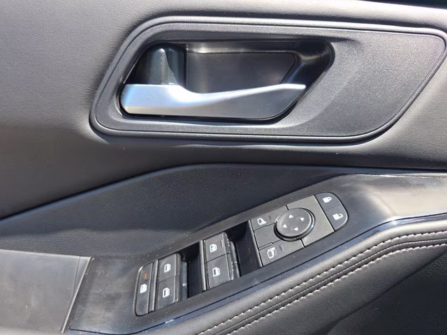 2026 Everest White Pearl Tricoat Nissan Rogue SV AWD SUV