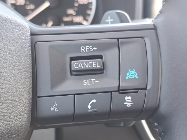2026 Everest White Pearl Tricoat Nissan Rogue SV AWD SUV