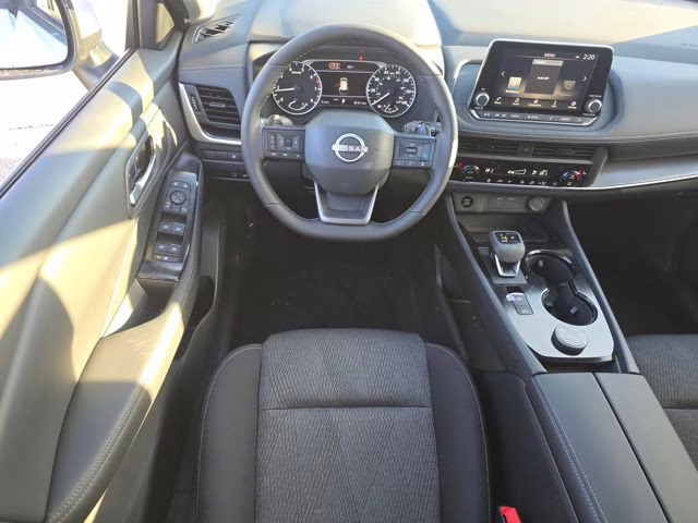 2026 Everest White Pearl Tricoat Nissan Rogue SV AWD SUV