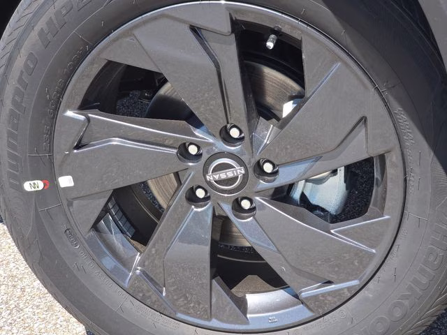 2026 Everest White Pearl Tricoat Nissan Rogue SV AWD SUV