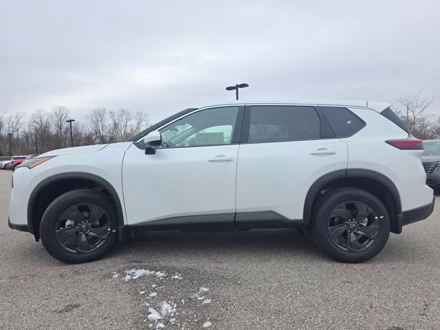 2026 Everest White Pearl Tricoat Nissan Rogue SV AWD SUV