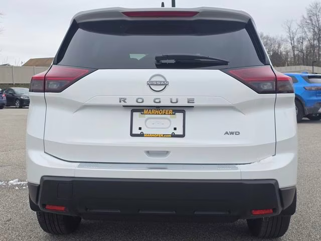 2026 Everest White Pearl Tricoat Nissan Rogue SV AWD SUV