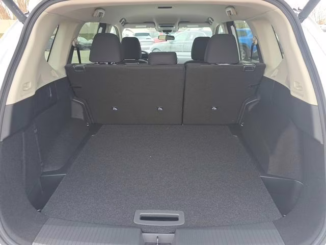 2026 Everest White Pearl Tricoat Nissan Rogue SV AWD SUV