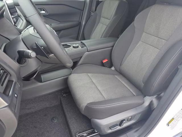 2026 Everest White Pearl Tricoat Nissan Rogue SV AWD SUV