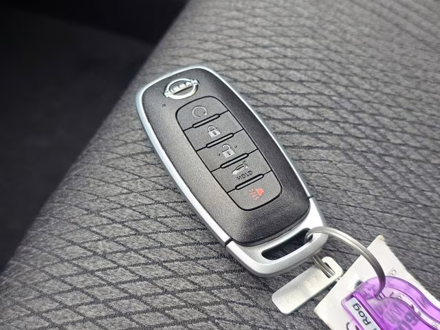 2026 Everest White Pearl Tricoat Nissan Rogue SV AWD SUV