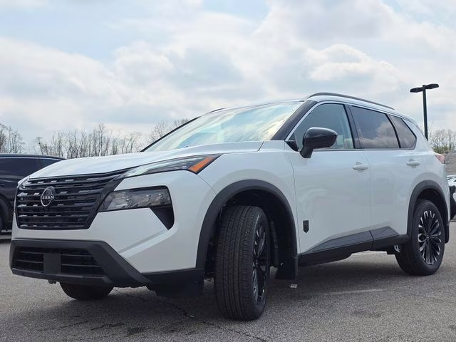 2026 Everest White Pearl Tricoat Nissan Rogue Dark Armor AWD SUV