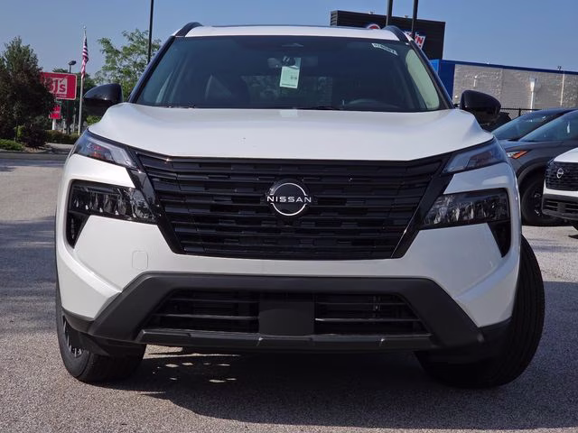 2026 Everest White Pearl Tricoat Nissan Rogue Dark Armor AWD SUV