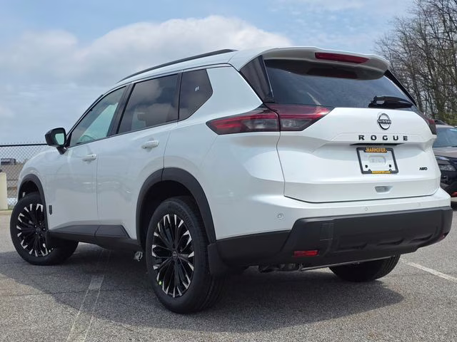 2026 Everest White Pearl Tricoat Nissan Rogue Dark Armor AWD SUV