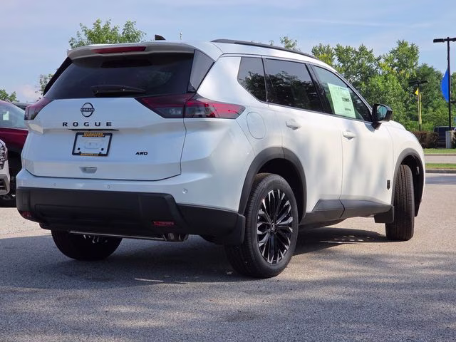 2026 Everest White Pearl Tricoat Nissan Rogue Dark Armor AWD SUV