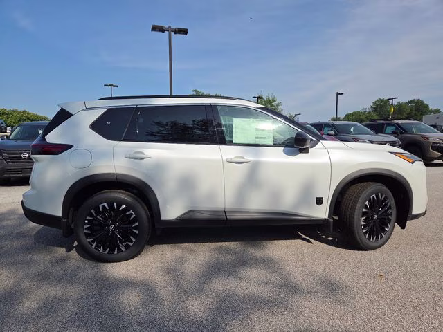 2026 Everest White Pearl Tricoat Nissan Rogue Dark Armor AWD SUV