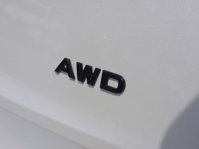 2026 Everest White Pearl Tricoat Nissan Rogue Dark Armor AWD SUV