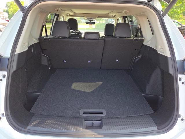 2026 Everest White Pearl Tricoat Nissan Rogue Dark Armor AWD SUV