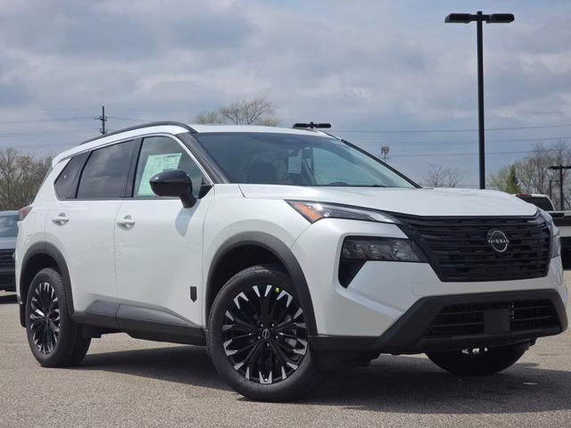 2026 Everest White Pearl Tricoat Nissan Rogue Dark Armor AWD SUV