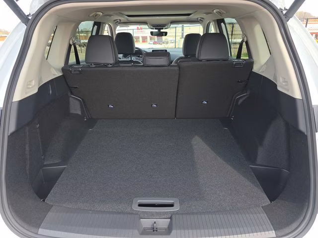 2026 Everest White Pearl Tricoat Nissan Rogue Dark Armor AWD SUV