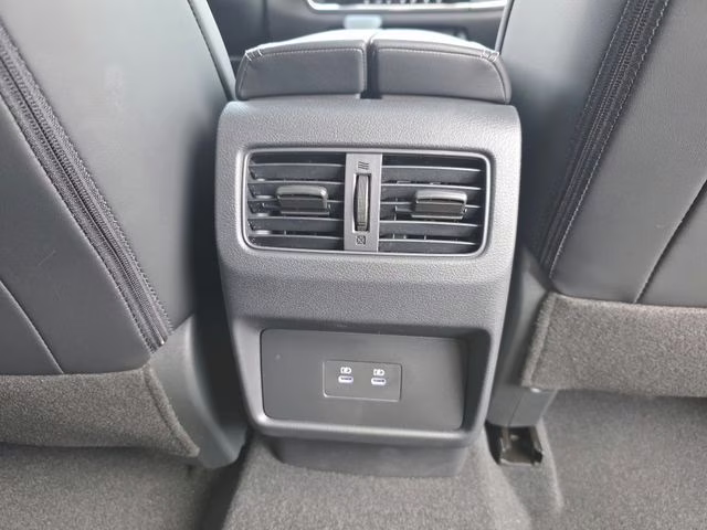 2026 Everest White Pearl Tricoat Nissan Rogue Dark Armor AWD SUV