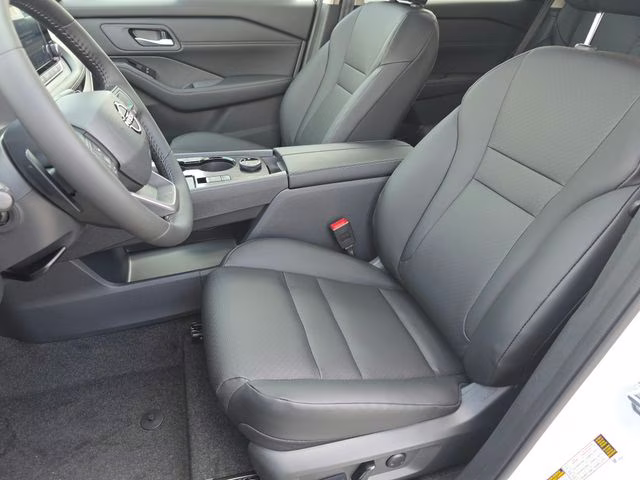 2026 Everest White Pearl Tricoat Nissan Rogue Dark Armor AWD SUV