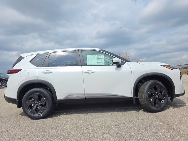 2026 Everest White Pearl Tricoat Nissan Rogue SV AWD SUV