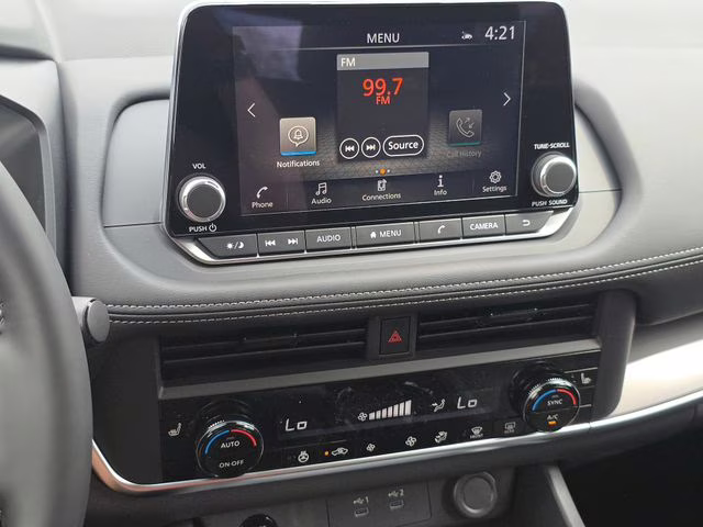 2026 Everest White Pearl Tricoat Nissan Rogue SV AWD SUV