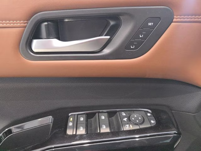 2026 Boulder Gray Pearl Nissan Pathfinder Platinum 4X4 SUV