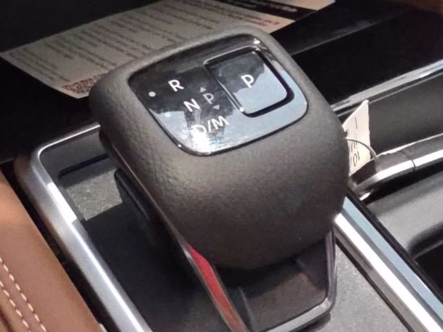 2026 Boulder Gray Pearl Nissan Pathfinder Platinum 4X4 SUV