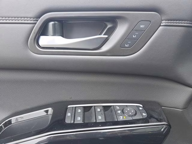 2026 Super Black Nissan Pathfinder Platinum 4X4 SUV