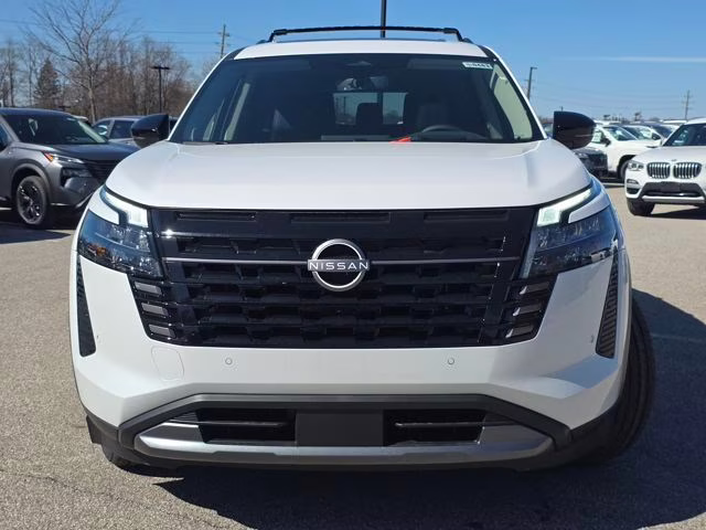 2026 Everest White Pearl Tricoat Nissan Pathfinder Platinum 4X4 SUV