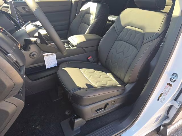 2026 Everest White Pearl Tricoat Nissan Pathfinder Platinum 4X4 SUV