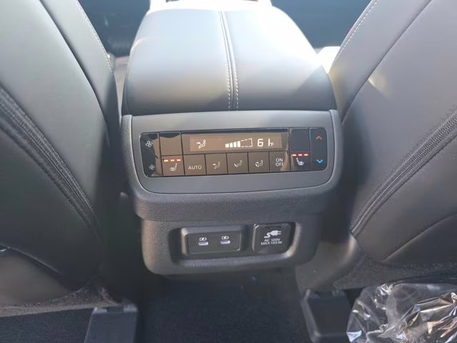 2026 Everest White Pearl Tricoat Nissan Pathfinder Platinum 4X4 SUV