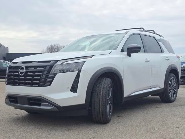 2026 Everest White Pearl Tricoat Nissan Pathfinder Platinum 4X4 SUV