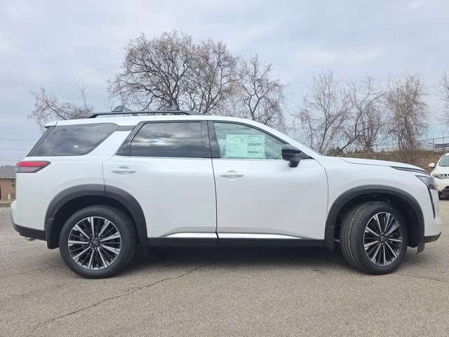 2026 Everest White Pearl Tricoat Nissan Pathfinder Platinum 4X4 SUV