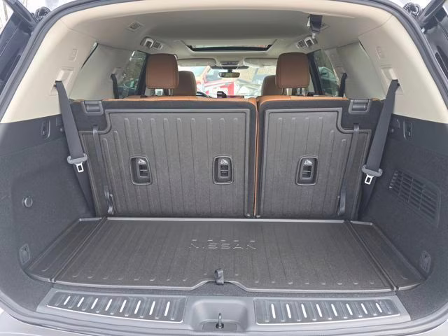 2026 Everest White Pearl Tricoat Nissan Pathfinder Platinum 4X4 SUV