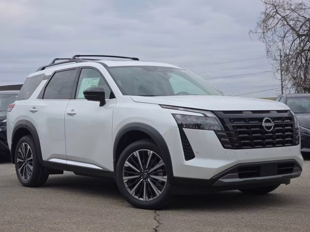 2026 Everest White Pearl Tricoat Nissan Pathfinder Platinum 4X4 SUV
